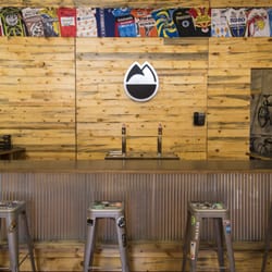 RockyMounts - Avery on tap behind the counter.