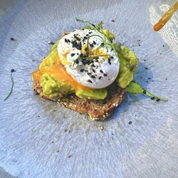 Eugen21 - Avocado Toast. Insta/Beli: @amei_eats