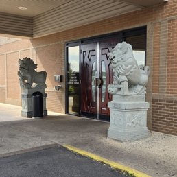 The lions welcome you