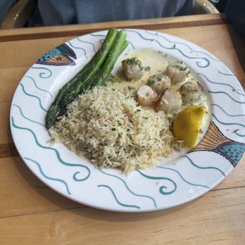 Anthony's at Sinclair Inlet - Scallops. They were cold however the plate was really hot... microwaved? - Seafood Near Me - Bremerton, Washington Anthony's at Sinclair Inlet - Scallops. They were cold however the plate was really hot... microwaved? - Seafood Near Me - Bremerton, Washington