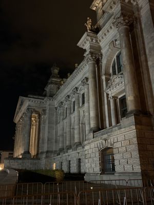 Reichstag Building by null