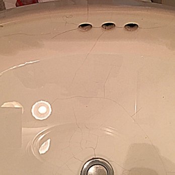 San Anselmo Inn - Badly Cracked Sink... - Hotels Near Me - San Anselmo, California