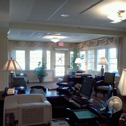 Centra Summit Assisted Living - Lo bby