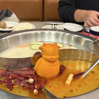 Liuyishou Hotpot - Chinese Near Me - Chicago, Illinois