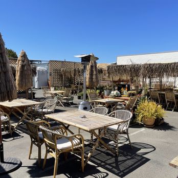 Farmhouse Thai Express - San Leandro - Outdoor seating area that transports you to somewhere tropical. - Thai Near Me - San Leandro, California