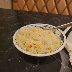 Mandarin Cafe - Side of rice that came with entree. Plain, plain plain.