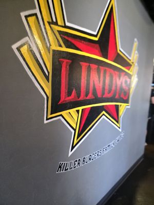 Lindy's on 4th by null