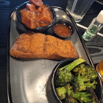 Sol'Delish - Fried salmon, yams and broccoli - Soul Food Near Me - Charlotte, North Carolina Sol'Delish - Fried salmon, yams and broccoli - Soul Food Near Me - Charlotte, North Carolina