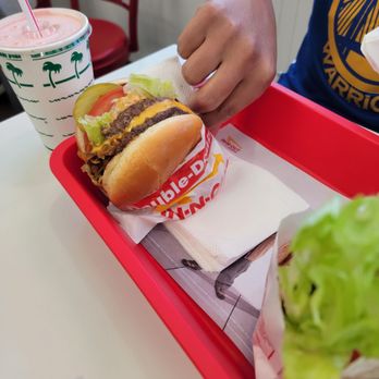 In-N-Out Burger - Burgers Near Me - Tempe, Arizona