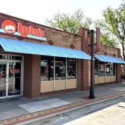 Lulu's Thai Noodle Shop - Restaurant Exterior Next to the Clock Tower