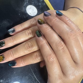 Oasis Nail Spa - Magnolia - Colorful Cat Eye Gel Manicure - Nail Salons Near Me - Burbank, California