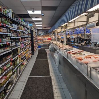 Diana's Seafood - Seafood Markets Near Me - Toronto, Ontario