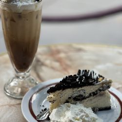 Café Intermezzo - Avalon - Cookies and Cream Cheesecake. Caffe Alpine.