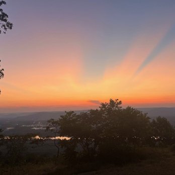 Livingston's Landing - The sunsets are unforgettable. - Vacation Rentals Near Me - Flat Rock, Alabama Livingston's Landing - The sunsets are unforgettable. - Vacation Rentals Near Me - Flat Rock, Alabama