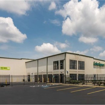 Extra Space Storage - Alternate Beauty Image - Extra Space Storage at 1420 N Orange Blossom Trail, Orlando, FL 32804 - Self Storage Near Me - Orlando, Florida