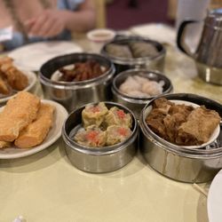 Oriental Pearl Restaurant - Best dim sum ever!
