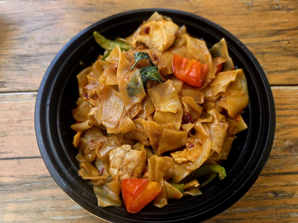 Siam Grill & Noodle Logo