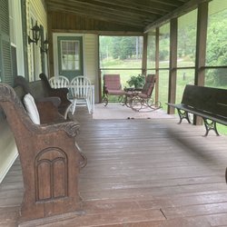 Frosty Hollow Bed & Breakfast - Porch