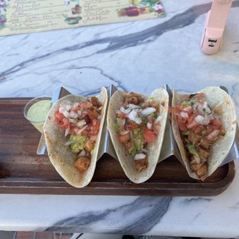 Lola Bar Miami - Shrimp tacos - Cocktail Bars Near Me - Miami, Florida Lola Bar Miami - Shrimp tacos - Cocktail Bars Near Me - Miami, Florida