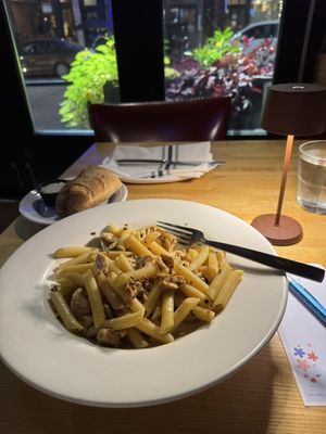 9 Muses Bar & Grill by null