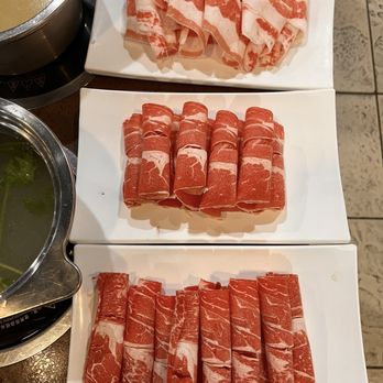 Round N Round Pot - Supreme beef and beef belly - Hot Pot Near Me - Brisbane, California