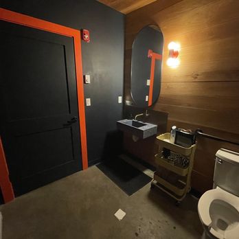Madbush Falls - Very clean bathrooms - Resorts Near Me - Waitsfield, Vermont