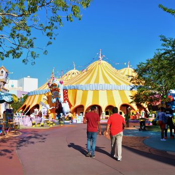The Cat In the Hat - Amusement Parks Near Me - Orlando, Florida The Cat In the Hat - Amusement Parks Near Me - Orlando, Florida