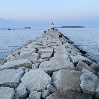 Spring Point Ledge Lighthouse - Landmarks & Historical Buildings Near Me - South Portland, Maine Spring Point Ledge Lighthouse - Landmarks & Historical Buildings Near Me - South Portland, Maine
