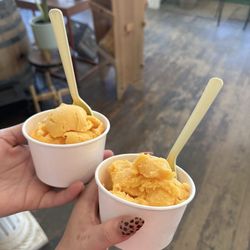Country Flowers - Mango Sorbet