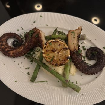 La Duquesa - Octopus - Breakfast & Brunch Near Me - Ventura, California La Duquesa - Octopus - Breakfast & Brunch Near Me - Ventura, California