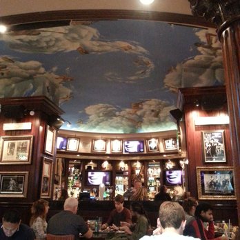 Hard Rock Cafe - Love this ceiling and the wood detail - American Near Me - Rome, RM Hard Rock Cafe - Love this ceiling and the wood detail - American Near Me - Rome, RM