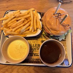 Belushi's - Burger