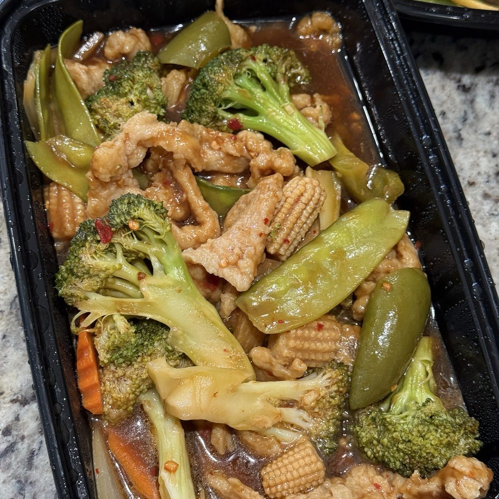 Golden Rice Express - Chicken with Garlic sauce - Chinese Near Me - Glendale, Arizona Golden Rice Express - Chicken with Garlic sauce - Chinese Near Me - Glendale, Arizona