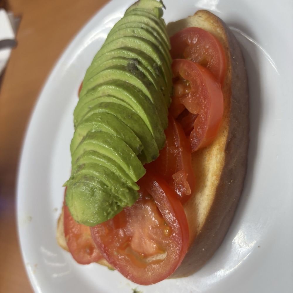 Lovely Bear Cafe - Avocadi toast - Cafes Near Me - Pinetop-Lakeside, Arizona