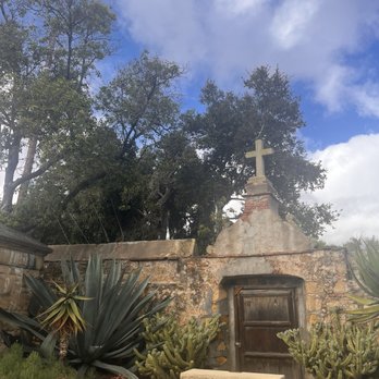 Mission Santa Barbara - Museums Near Me - Santa Barbara, California