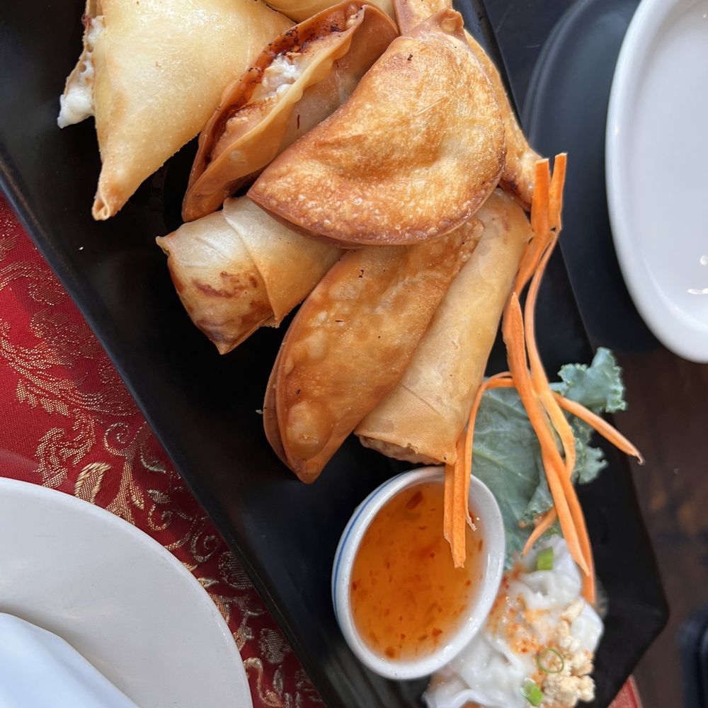 Dusit Thai Cuisine - Appetizer sampler - Thai Near Me - Newport, Vermont