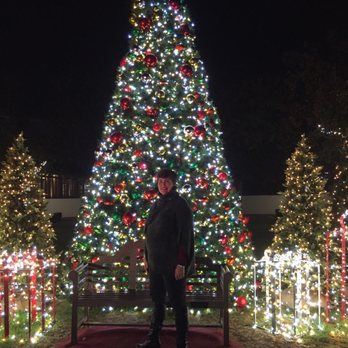 Holiday Lights @ The Reagan Library - Holiday Decorations Near Me - Simi Valley, California Holiday Lights @ The Reagan Library - Holiday Decorations Near Me - Simi Valley, California
