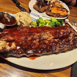 Full rack of ribs with 9 bones Full rack of ribs with 9 bones