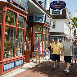 Washington Street Gallery - Shoppes