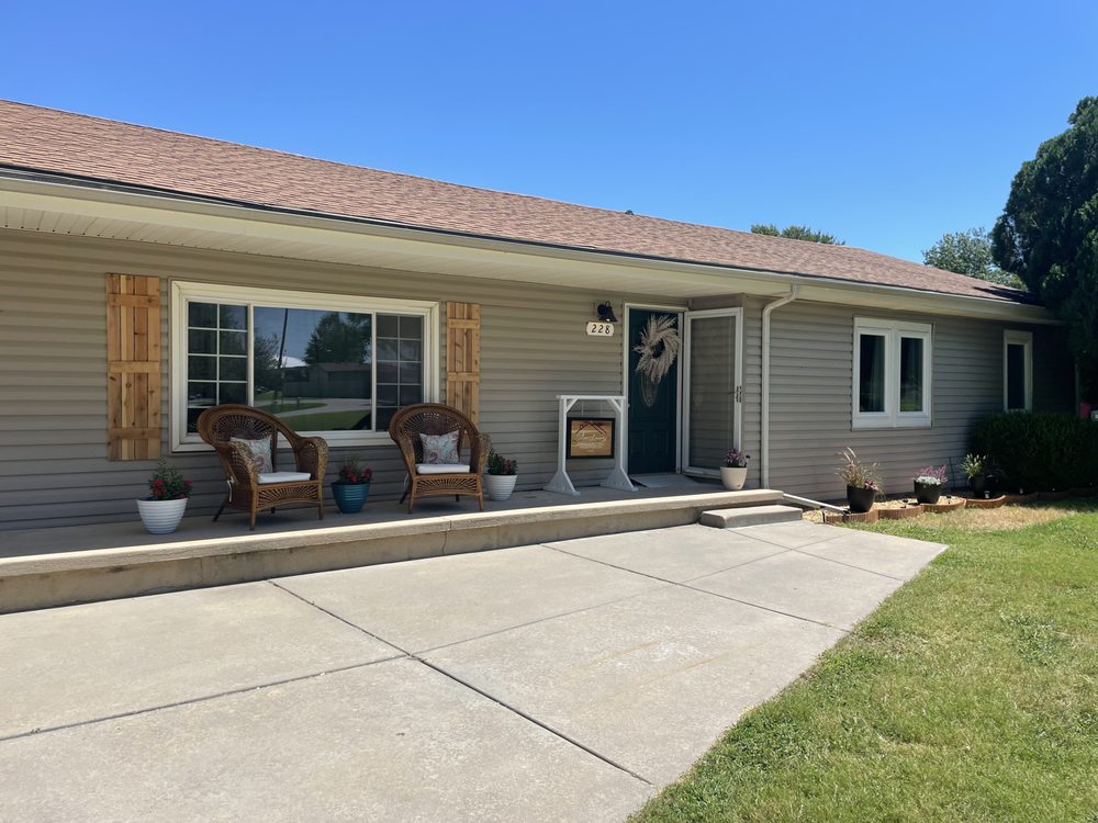 Silver Linings Senior Living - home care agency in Goddard, KS