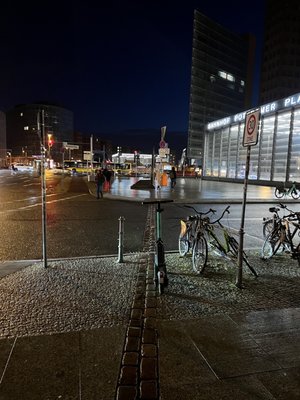 Moxy Berlin Ostbahnhof by null