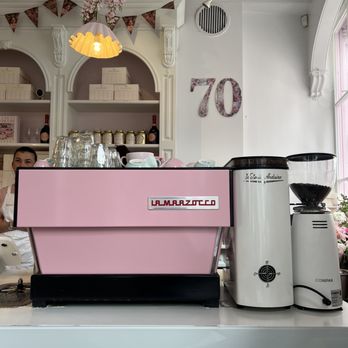 Peggy Porschen Cakes - Patisserie/Cake Shop Near Me - London, XGL Peggy Porschen Cakes - Patisserie/Cake Shop Near Me - London, XGL