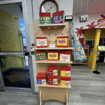 Diamond Bakery - Cute packaging - Bakeries Near Me - Honolulu, Hawaii