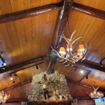 Famous Dave's Bar-B-Que - Ceiling of the restaurant - cabin-ish vibe. Cosy - Barbeque Near Me - Lincoln, Nebraska Famous Dave's Bar-B-Que - Ceiling of the restaurant - cabin-ish vibe. Cosy - Barbeque Near Me - Lincoln, Nebraska