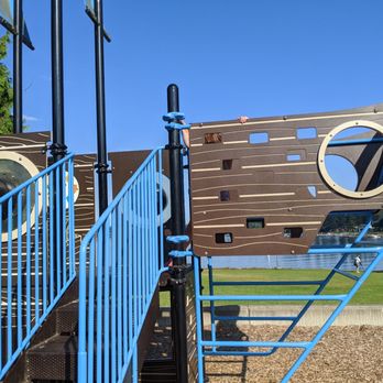 Lake Meridian Park - Pirate ship - Lakes Near Me - Kent, Washington