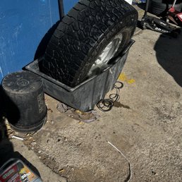 Checking tire for leaks