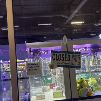 Kawaii Klaws - Horrible closed !!!!! Waited 1 hr to open - Arcades Near Me - Buena Park, California