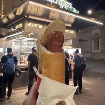 Bitzinger - Curry Sausage Near Me - Vienna, 9
