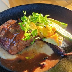 El Ciclo - Filet in mushroom sauce with roasted vegetables