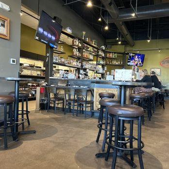 Hops n Drops - Inside vibe - Cocktail Bars Near Me - Broomfield, Colorado Hops n Drops - Inside vibe - Cocktail Bars Near Me - Broomfield, Colorado